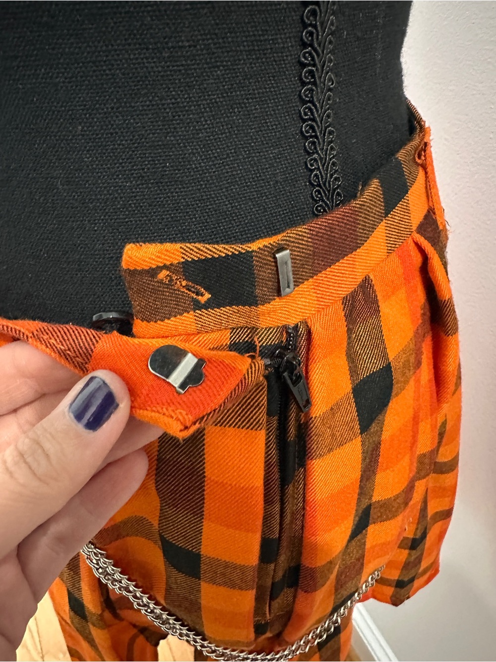 Hot Topic Orange and Black Plaid Pleated Mini Skirt with Chain - Picture 7 of 9